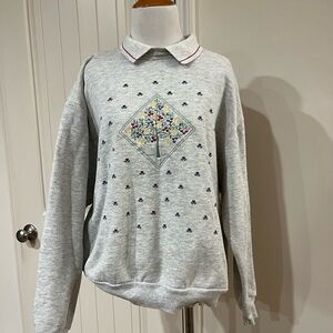 Vintage 90s Gray Sweatshirt with Floral Embroidery